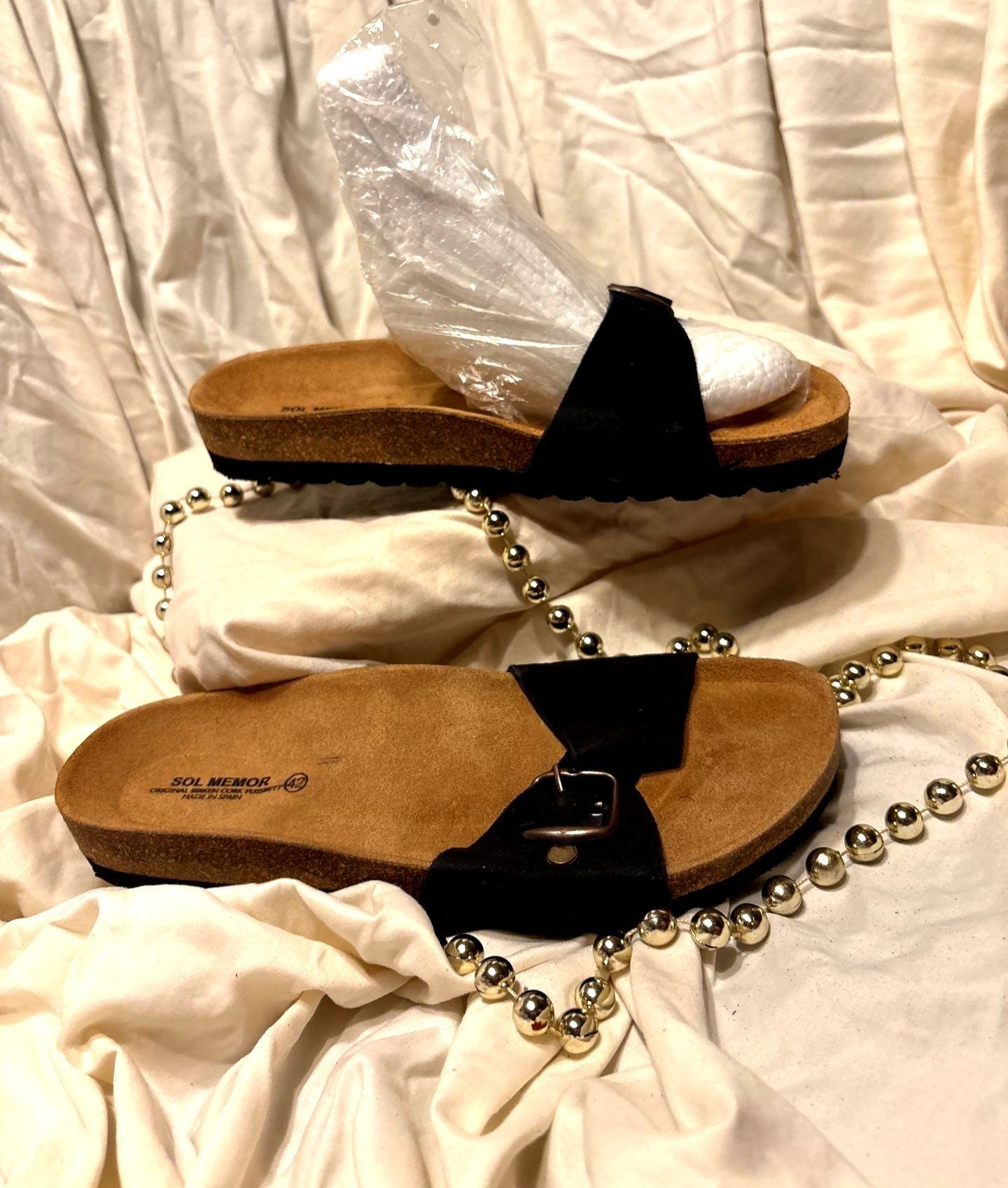 Suede Buckle Slide Sandals – Black Onyx